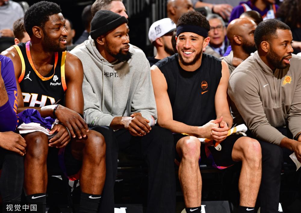 甚至帮助他 甚至帮助他