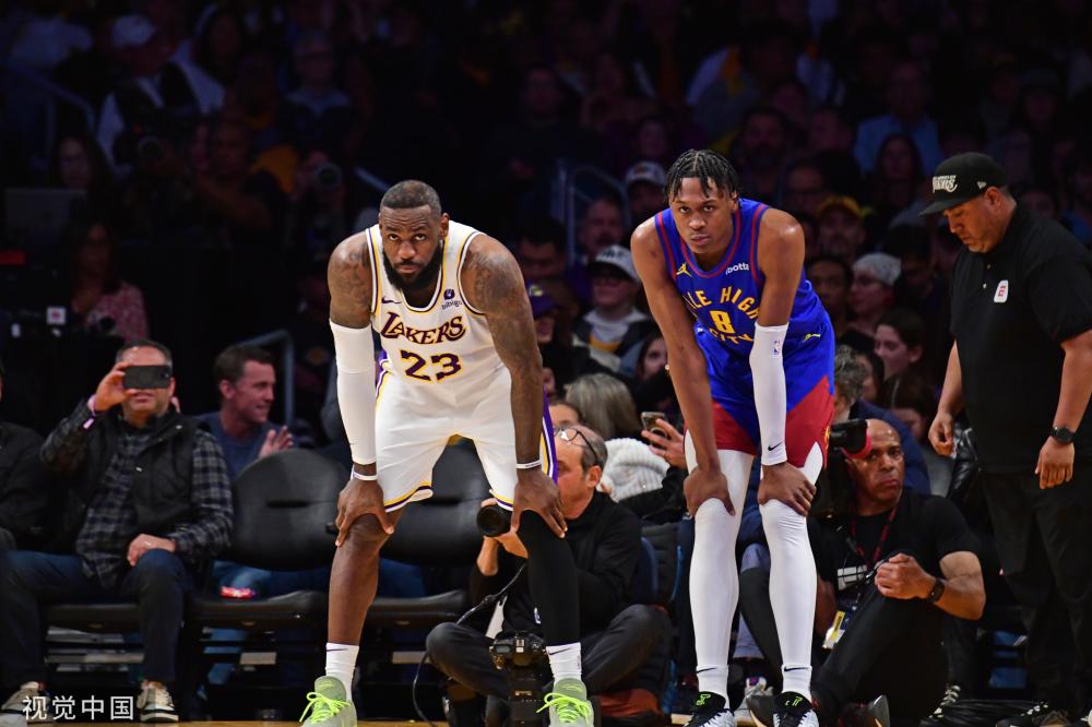 舞台上亮相 舞台上亮相